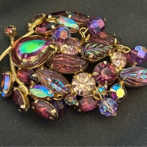 Vintage RARE Weiss Brooch SIGNED Gold Tone